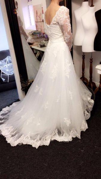 New Elegant Wedding Dress For sale
