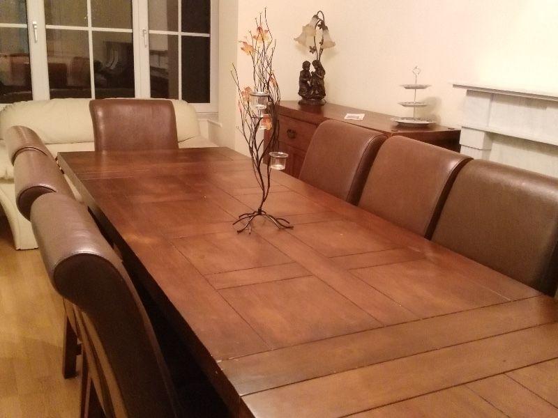 Oak dining table and leather chairs