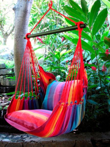 Hanging chair XL rainbow with matching cushion covers. New item