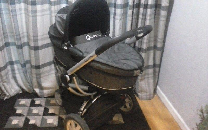 QUINNY BUZZ PRAM AND PUSHCHAIR