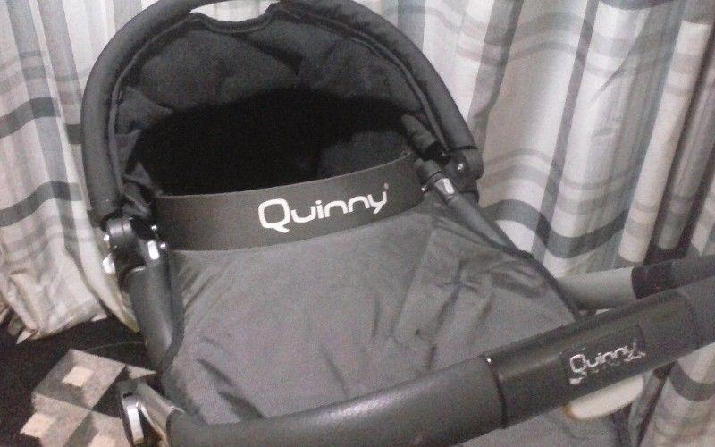 QUINNY BUZZ PRAM AND PUSHCHAIR
