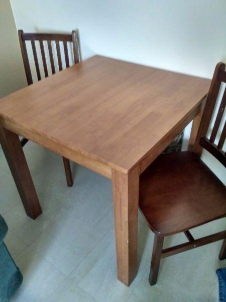 Table and 2 Chairs in very good condition
