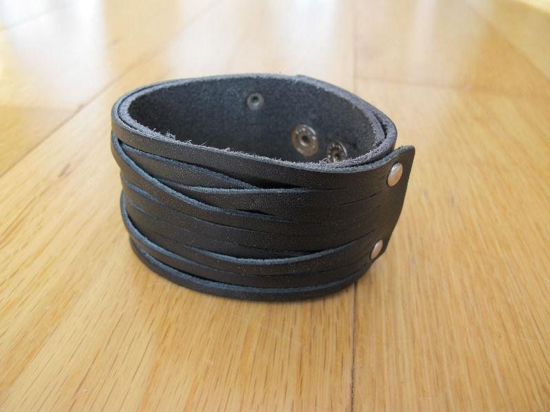 Condition: New Mens Leather Bracelet Black New