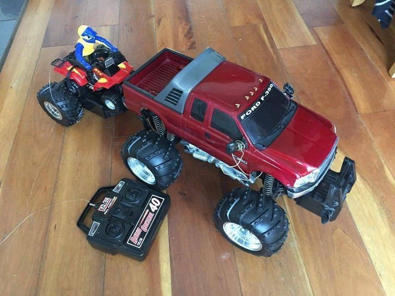 Remote control Ford f-350 with trailer