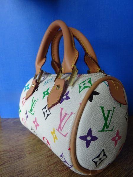 Louis Vuitton (Not Authentic)