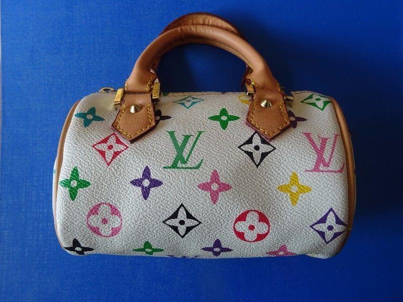 Louis Vuitton (Not Authentic)