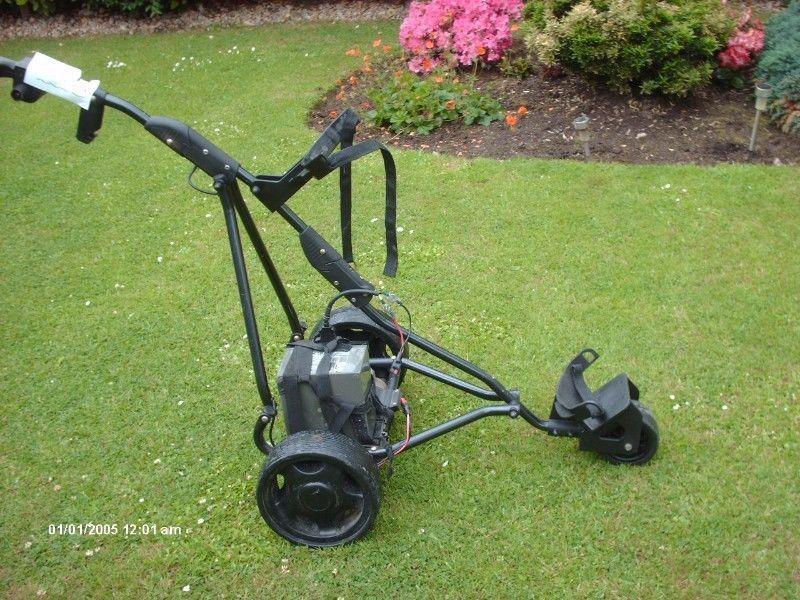 Electric golf trolley for sale with battery and charger €150