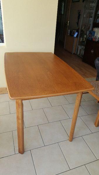 Kitchen Table and 4 Matching Chairs