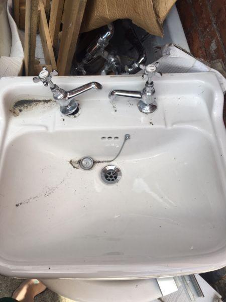 Complete sink