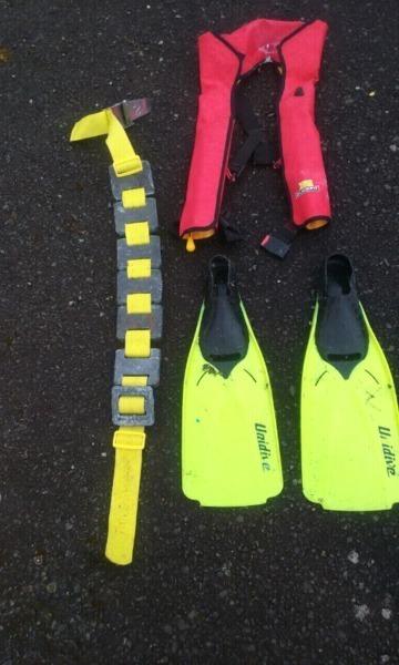 Diving weight belt, inflatable life jacket and slipper fins
