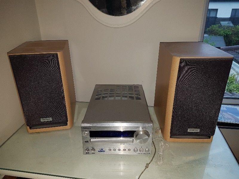 Stereo & 2 speakers
