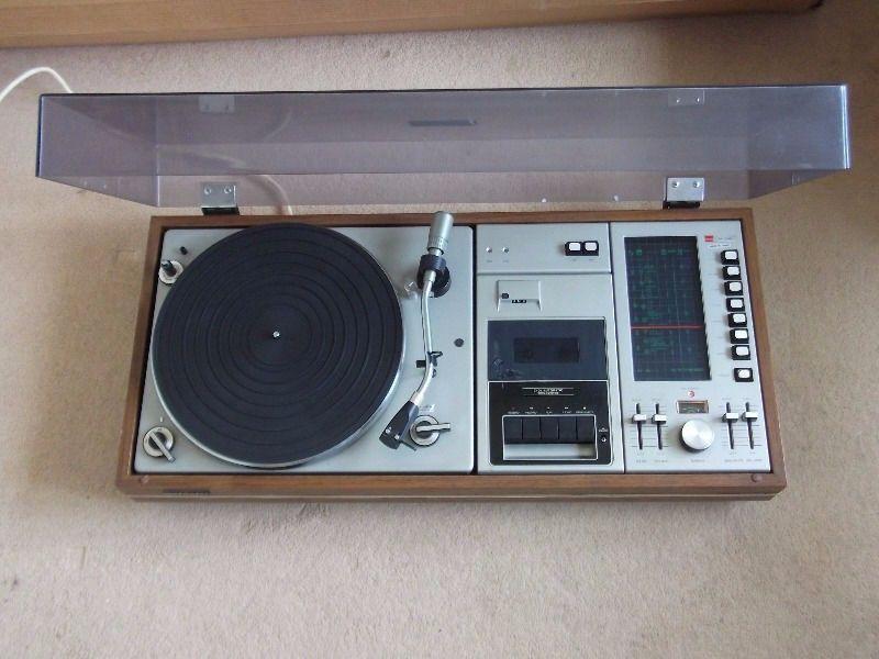 1978 Vintage Sharp SG 309H Turntable/Record Player/Radio/Cassette Player
