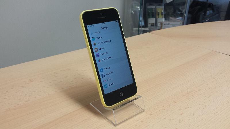 SALE iPhone 5C in Yellow Locked in Vodafone VERY CHEAP