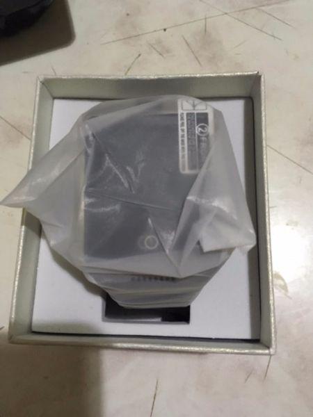 Smart watch brand new never used can be used on iPhone and android
