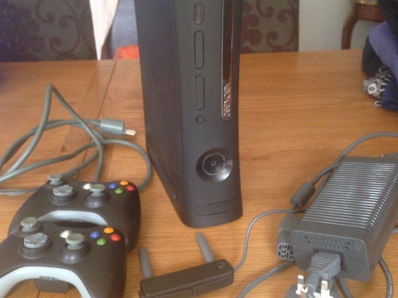 Xbox 360 elite Black 120GB - Excellent Condition