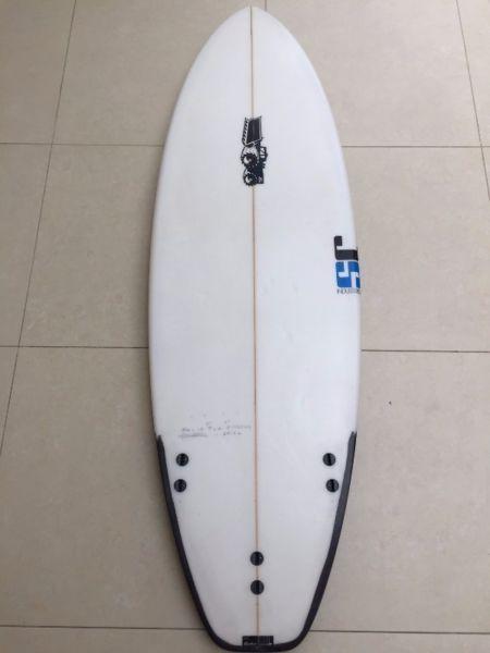 Surfboard JS Blak Box 2 (5.10 x 19 3/4 x 2 3/8) - 29L