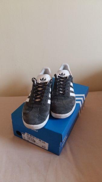 Adidas Gazelle in dark grey (UK 7)