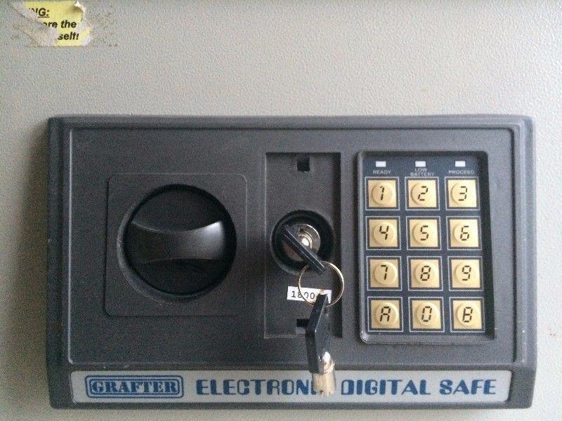 Electronic digital safe