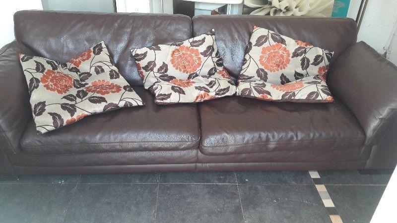 High quality, three seater, leather sofa!!! Excellent condition!!