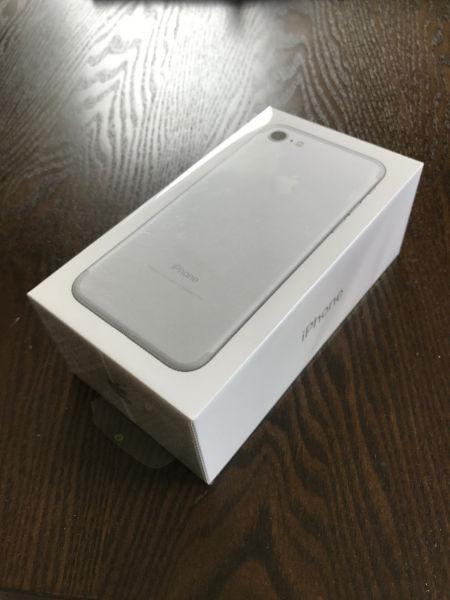 Iphone 7 silver 32 GB sealed