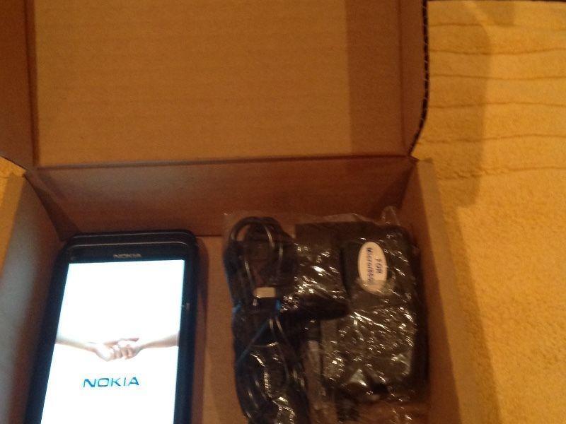 Nokia E7 communicator phone UNLOCKED to all networks
