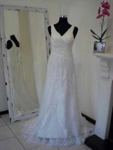 New wedding dresses for sale See Pics