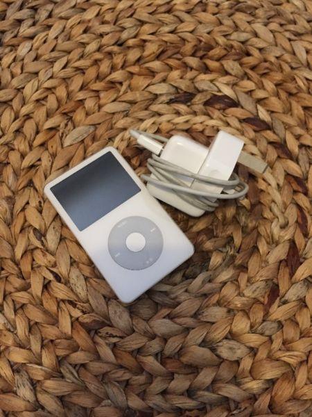 Apple iPod Classic 5th Generation White (80GB)