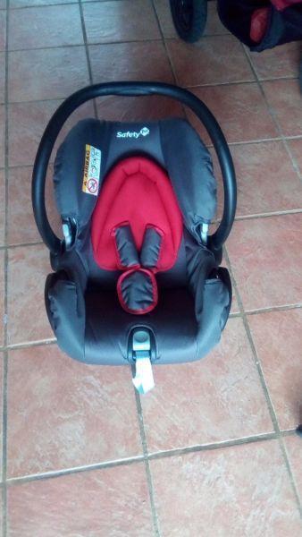 Safety 1st car seat brand new