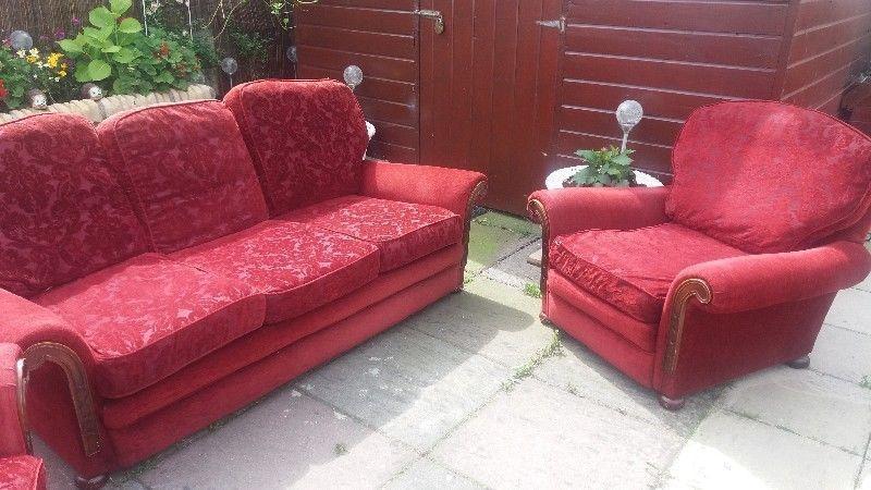 Sofa & 2 armchairs