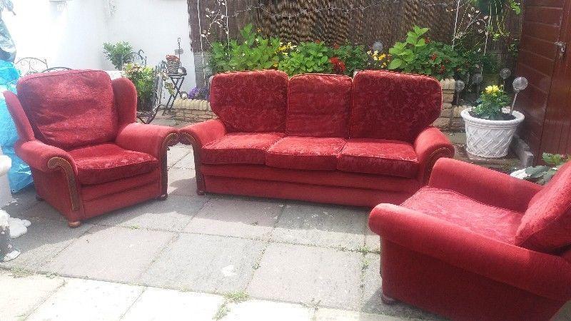 Sofa & 2 armchairs