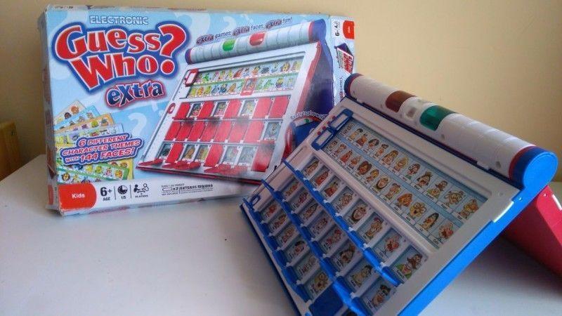 Boardgame: electronic Guess Who Extra (Hasbro)