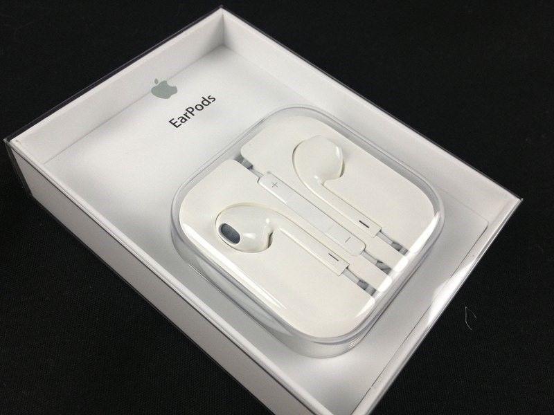 Apple headphones - EarPods with Remote and Mic