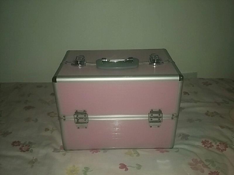 Pink metal vanity case