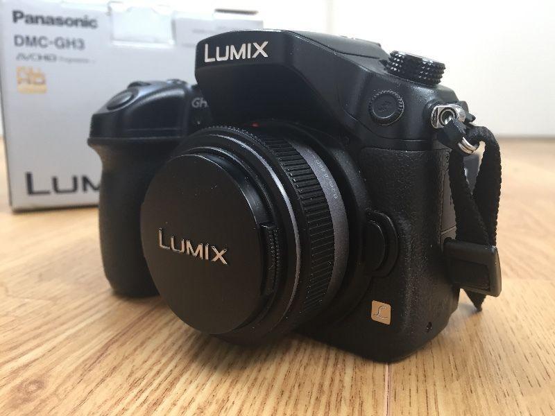 Panasonic Lumix GH3 + 20mm 1.7 lens