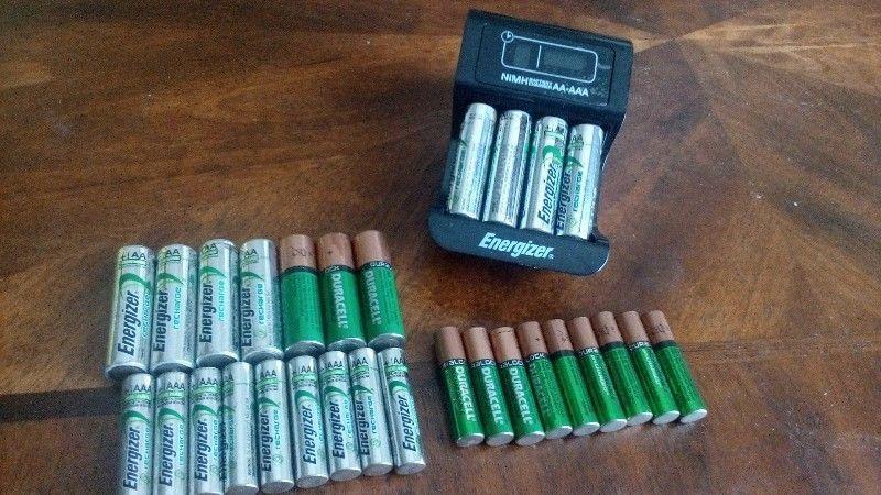 Energizer Charger + Batteries