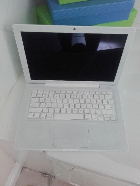 MacBook €100 quick sale