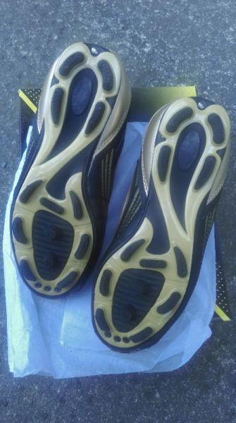 Velcro football boots