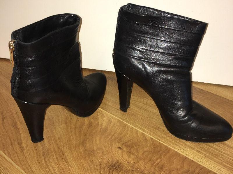 LK BENNETT BLACK LEATHER BOOTS