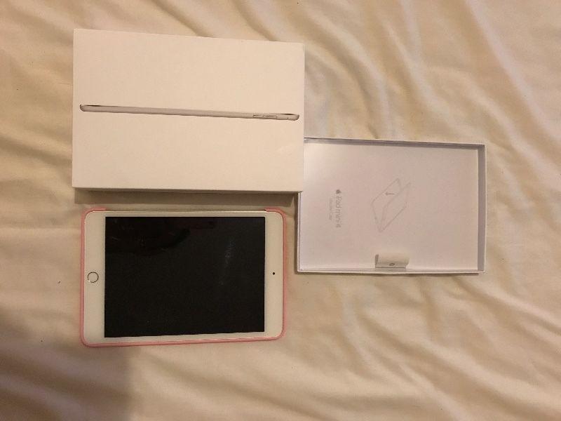 iPad mini 4 ( like brand new )