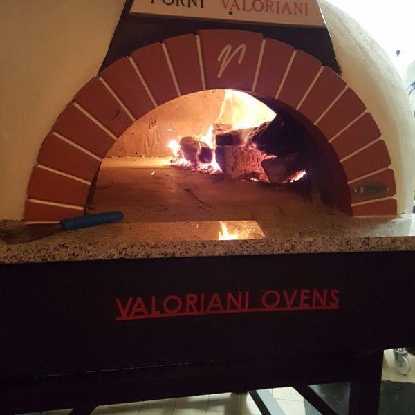 wood fire pizza oven