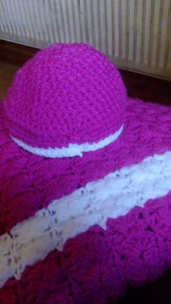 Hand chroched baby blankets and hats for sale
