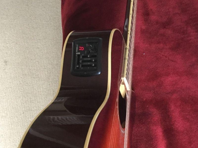 Yamaha Semi Acustic Guitar for sale