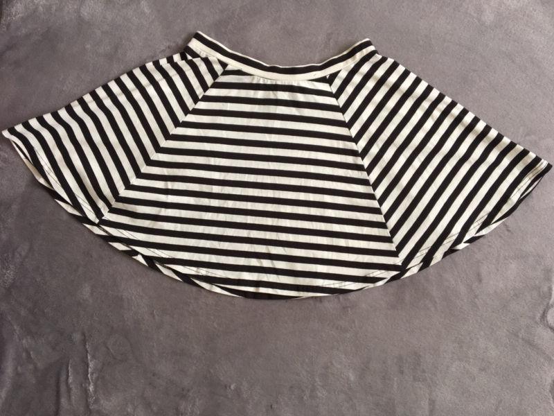 Ladies Black and White Stripes Mini Skirt Size 12