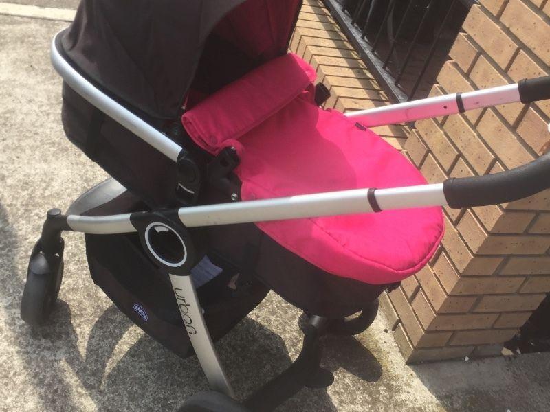 Chicco pink travel system