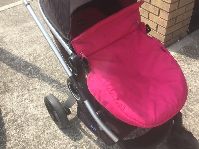 Chicco pink travel system