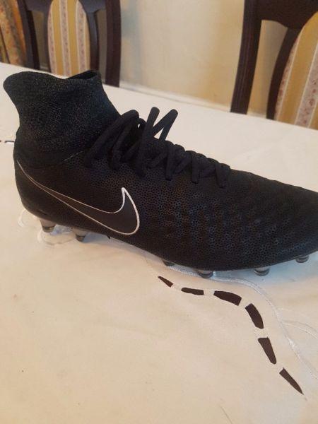 Nike Magista obra fg size 8 for sale new in box ...pm if interested