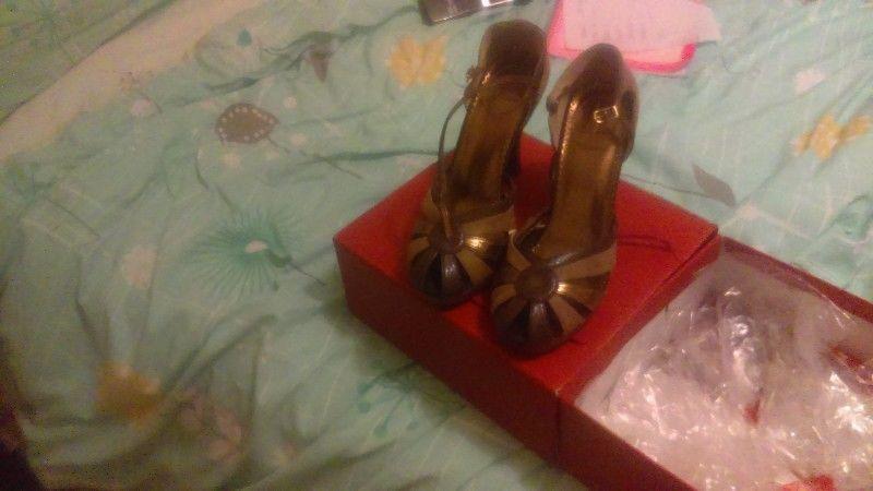 BNIB Pepe London peep toe shoes