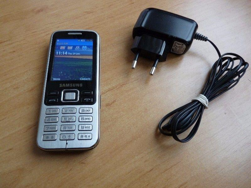 Blackberry Bold and Samsung dual sim