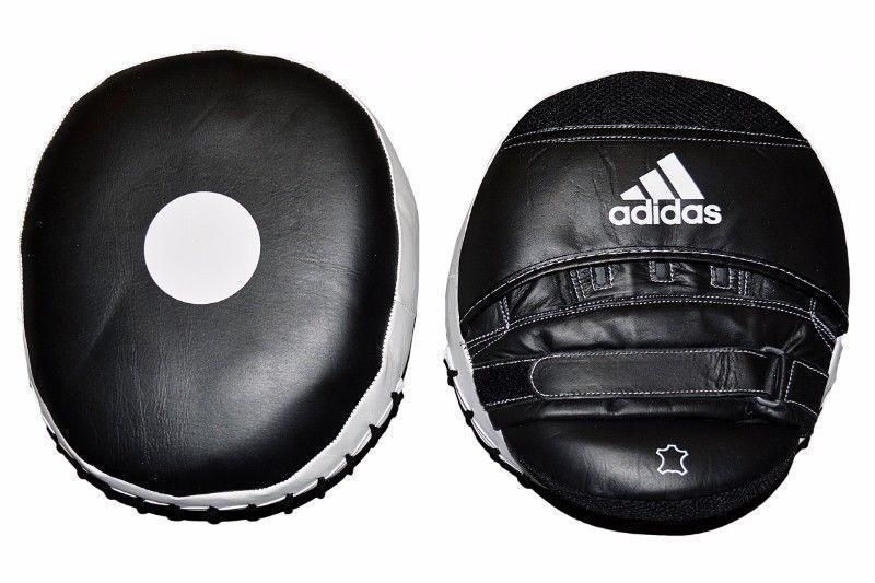 Adidas Ultimate Classic Air Focus Mitts Pro