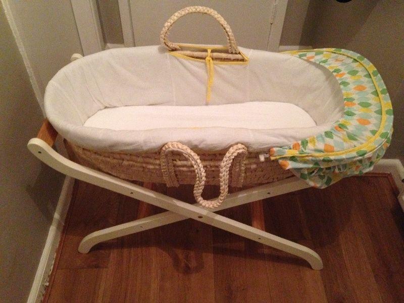Moses basket & stand